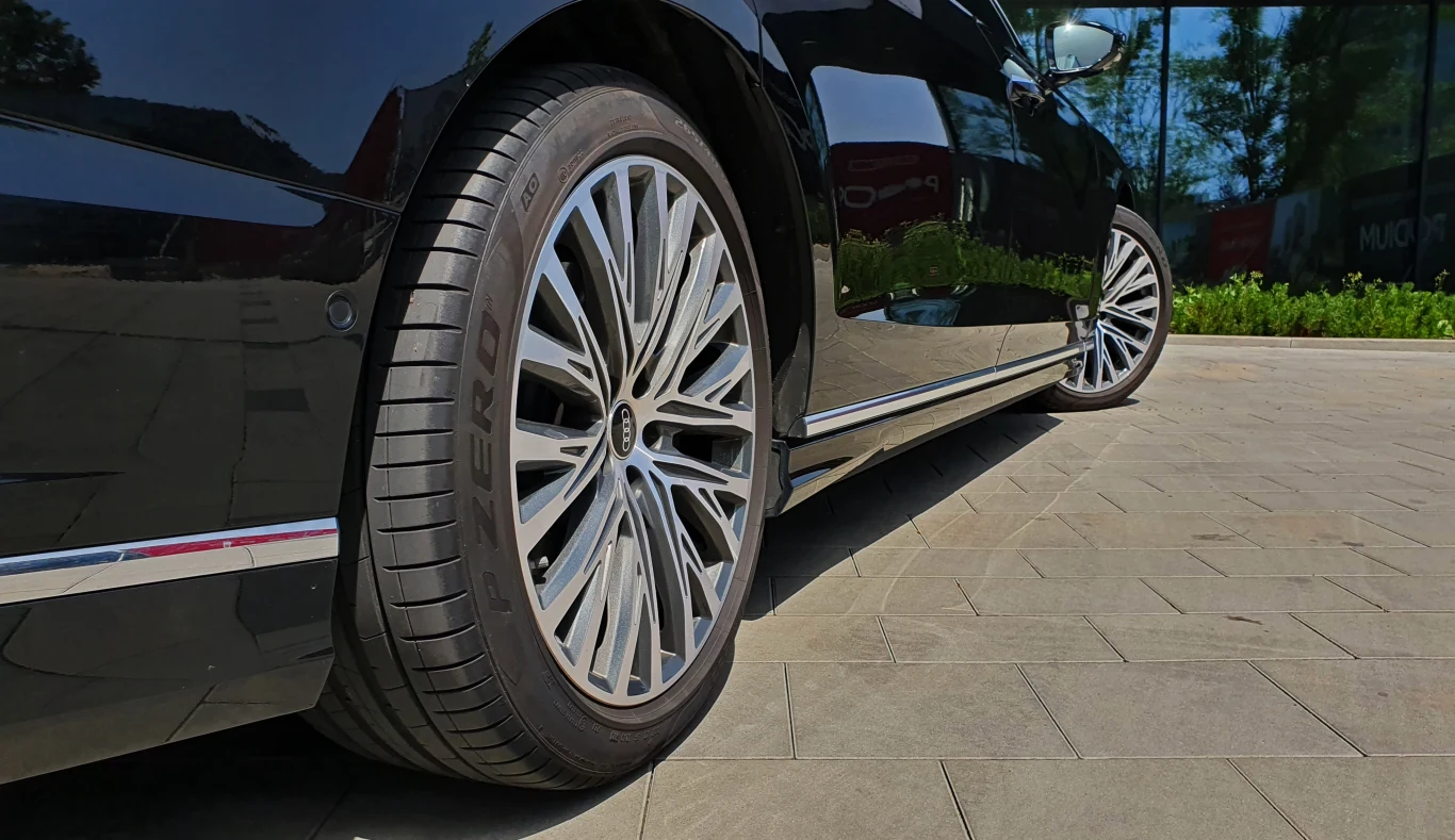 Audi A8 L 60 TFSI quattro