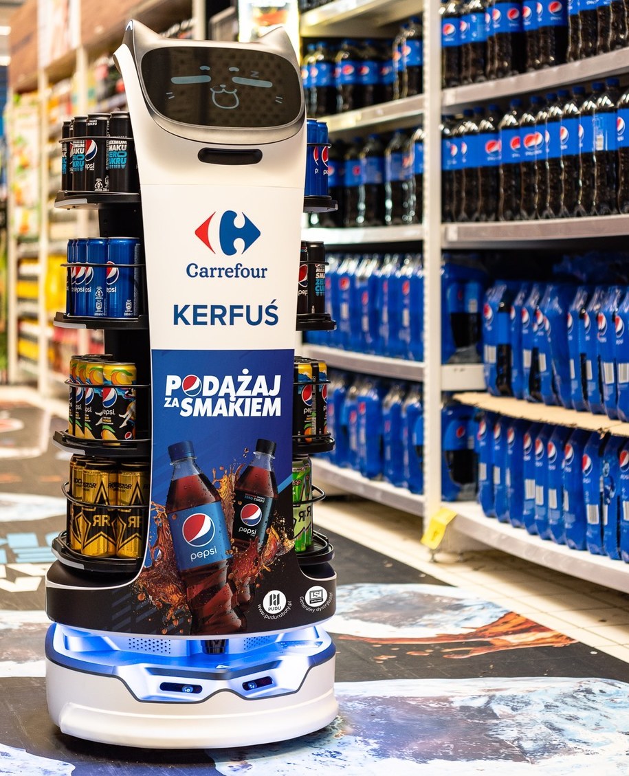 Robot Kerfuś stał się hitem w sklepach Carrefour