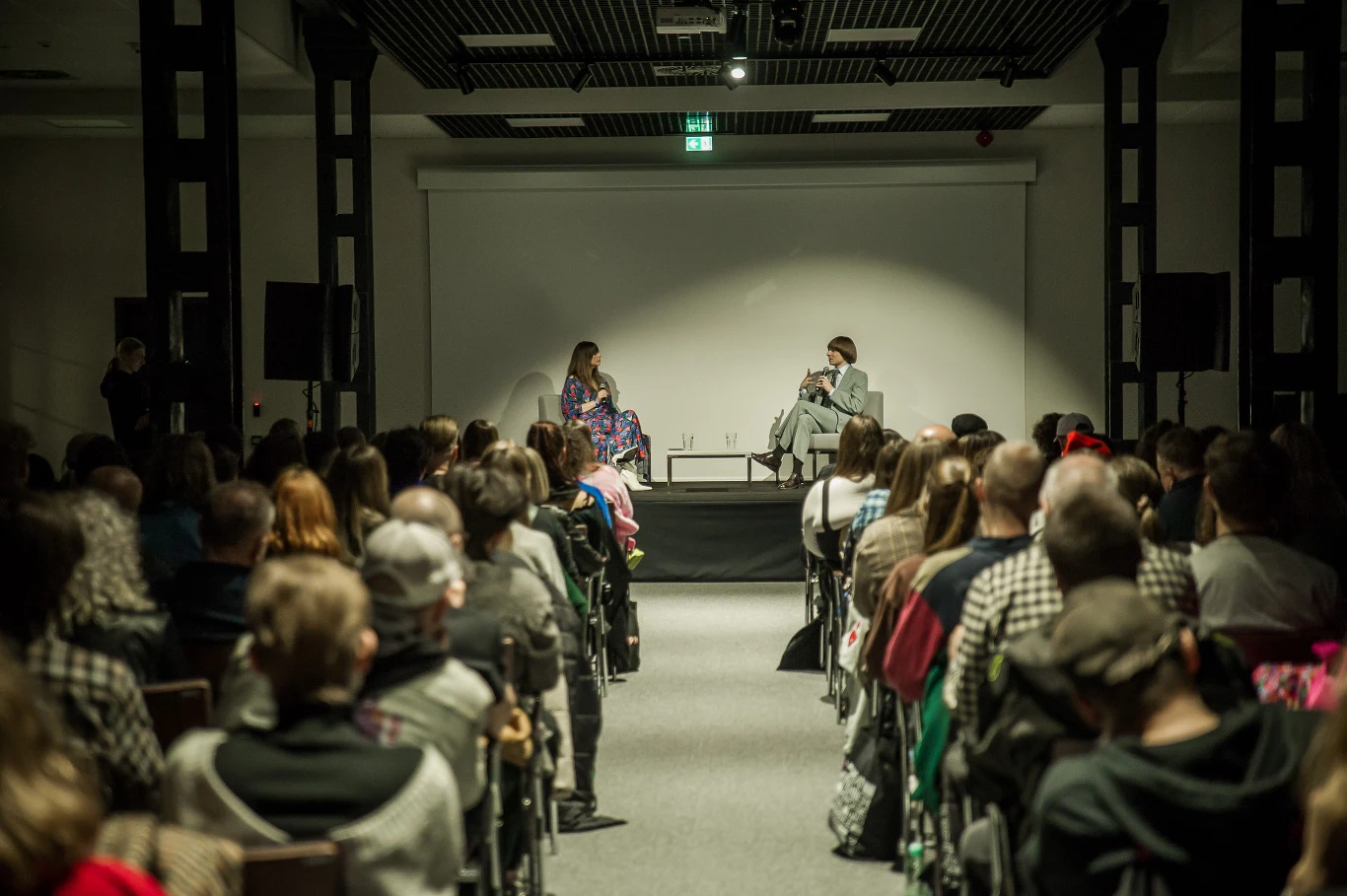 "To człowiek tworzy metamorfozy": Rozmowa Anny Gacek z Ralphem Kaminskim