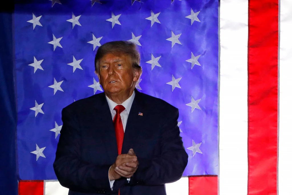 Donald Trump otrzymał wezwanie do złożenia zeznań w sprawie wydarzeń z 6 stycznia 2021 r. Donald Trump otrzymał wezwanie do złożenia zeznań w sprawie wydarzeń z 6 stycznia 2021 r.