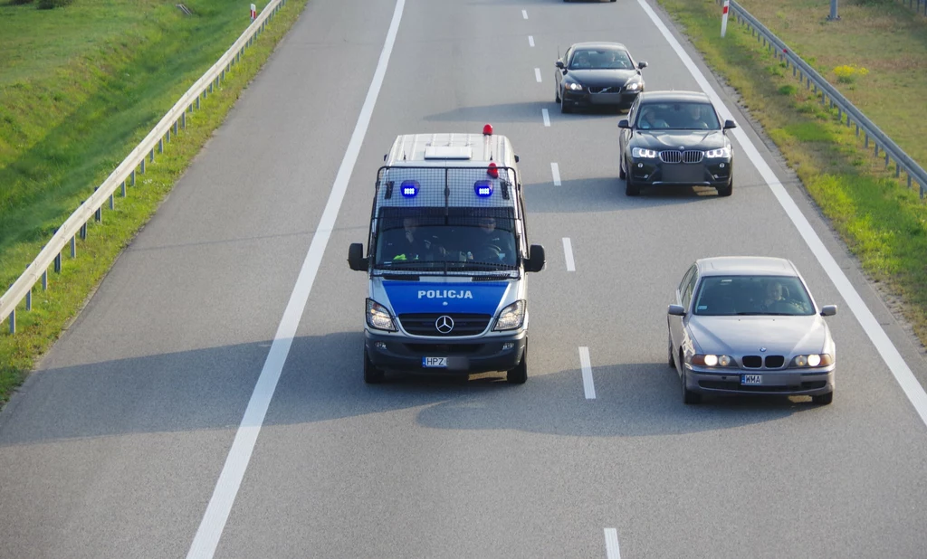 Policjanci prowadzili działania na autostradzie A2 (zdjęcie ilustracyjne)