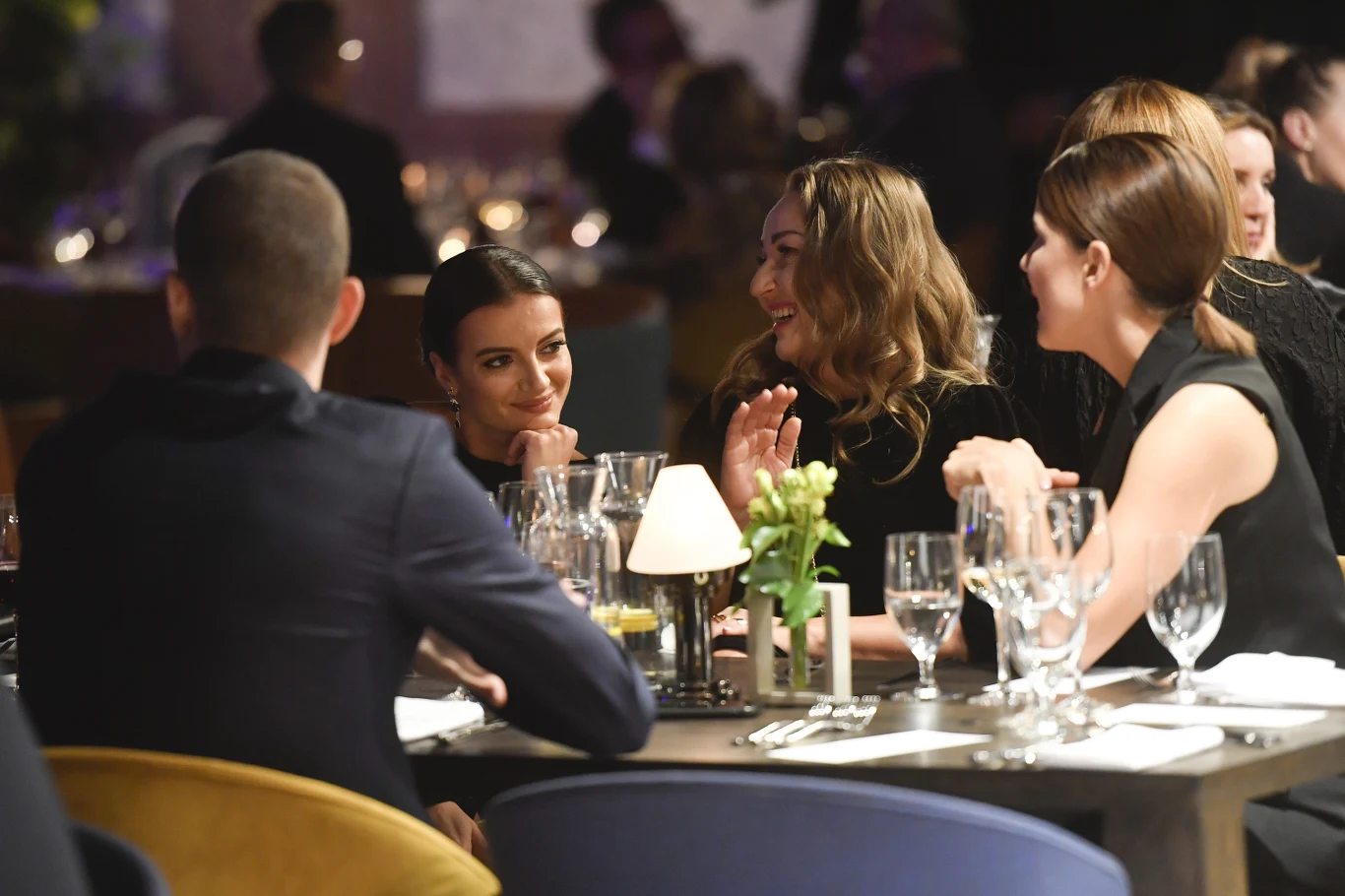 Gwiazdy na otwarciu restauracji Mateusza Gesslera: Natalia Janoszek i Agnieszka Litwin Gwiazdy na otwarciu restauracji Mateusza Gesslera: Natalia Janoszek i Agnieszka Litwin