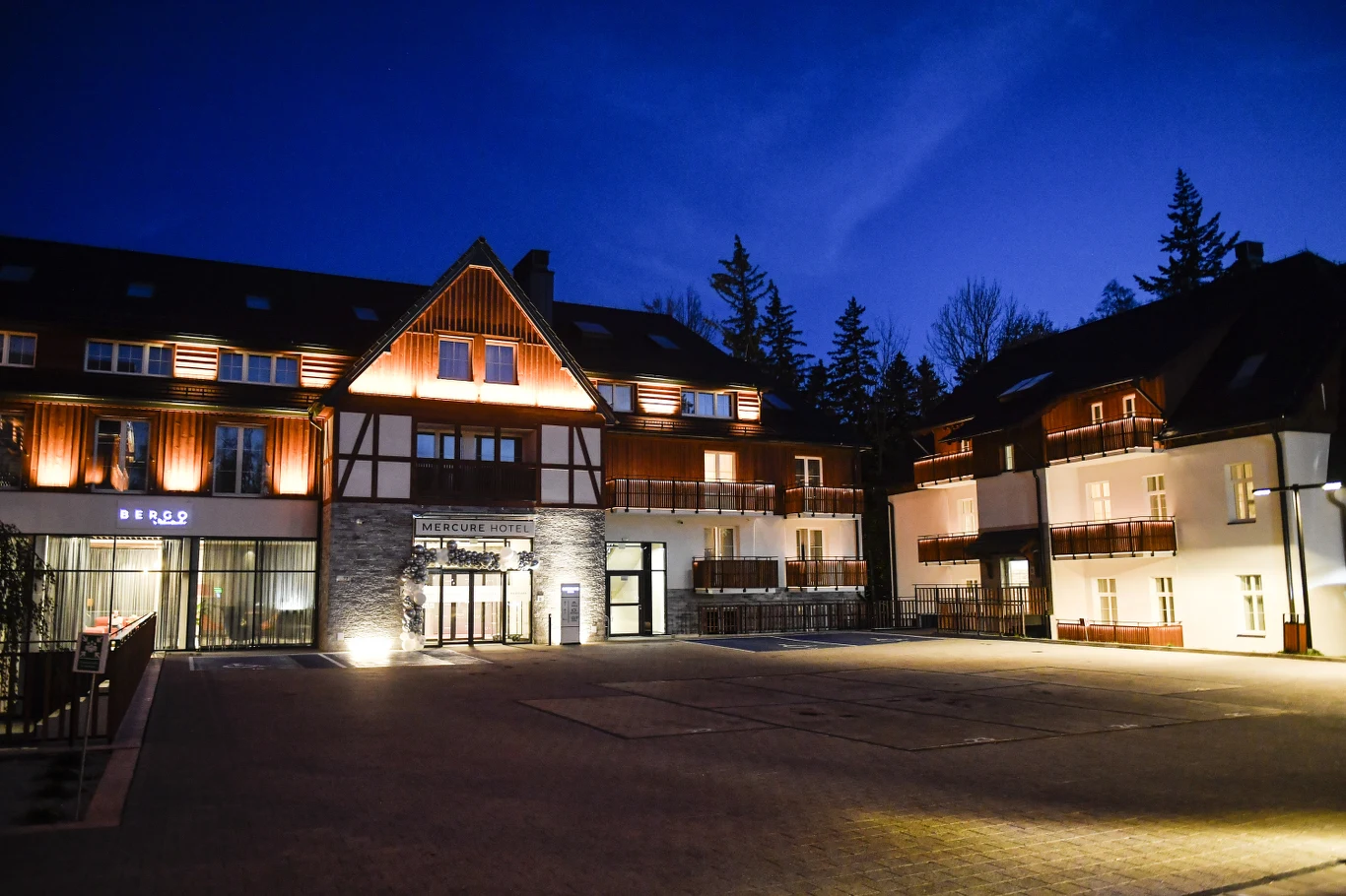 Gwiazdy na otwarciu restauracji Mateusza Gesslera Gwiazdy na otwarciu restauracji Mateusza Gesslera