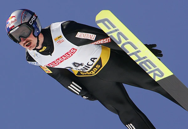 Skoki narciarskie. Na zdjęciu Adam Małysz