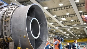 Turbina gazowa z fabryki Siemens Energy w Muelheim an der Ruhr