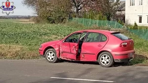 Skręcał, gdy uderzyło go wyprzedzające auto. Policja nie miała wątpliwości