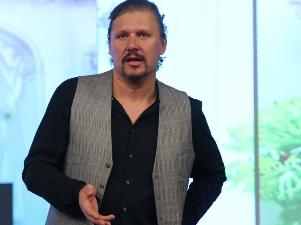 Nejman krytykuje władze. Dostało się też celebrytom! Oto co o nich sądzi!