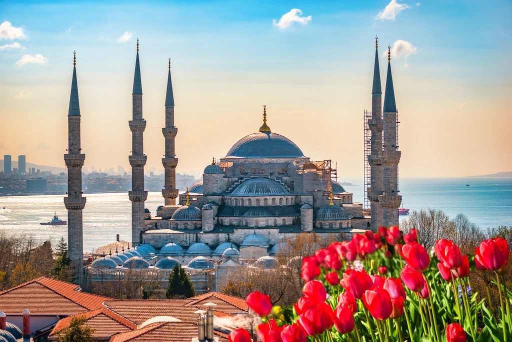 Pogoda, ceny i bogactwo kulturowe regularnie przyciągają do Turcji wielu zwiedzających