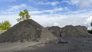 Rolnicy mogą kupić węgiel przeznaczoną dla nich ścieżką, poza sklepem internetowym. Zdjęcie ilustracyjne