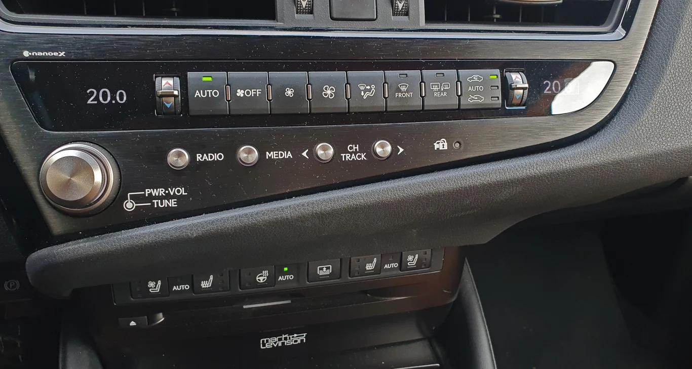 Lexus ES 300h Lexus ES 300h