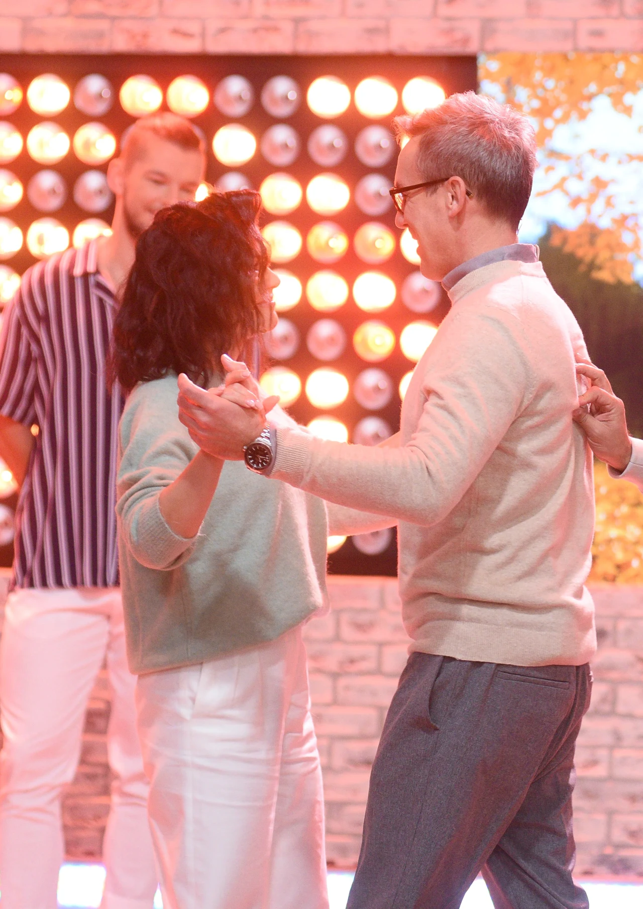 Katarzyna Cichopek i MAciej Kurzajewski w namiętnym tańcu za kulisami "Pytania na śniadanie". 