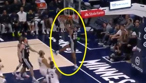 Efektowny wsad Sochana