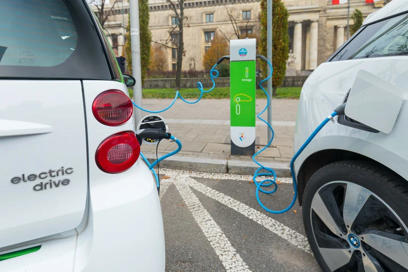 Koszt jazdy samochodem elektrycznym porównywalny z autem spalinowym Koszt jazdy samochodem elektrycznym porównywalny z autem spalinowym