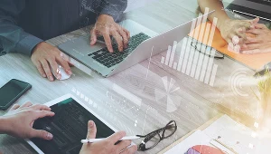 Mają m.in. 4-letnią gwarancję zatrudnienia Orlenu i PGNiG 