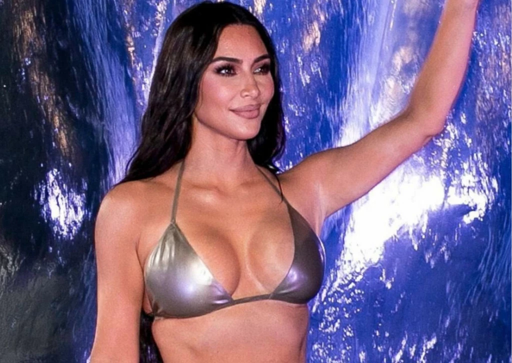 Kim Kardashian swoim nowym zdjęciem na Instagramie wzbudziła mnóstwo zachwytów 