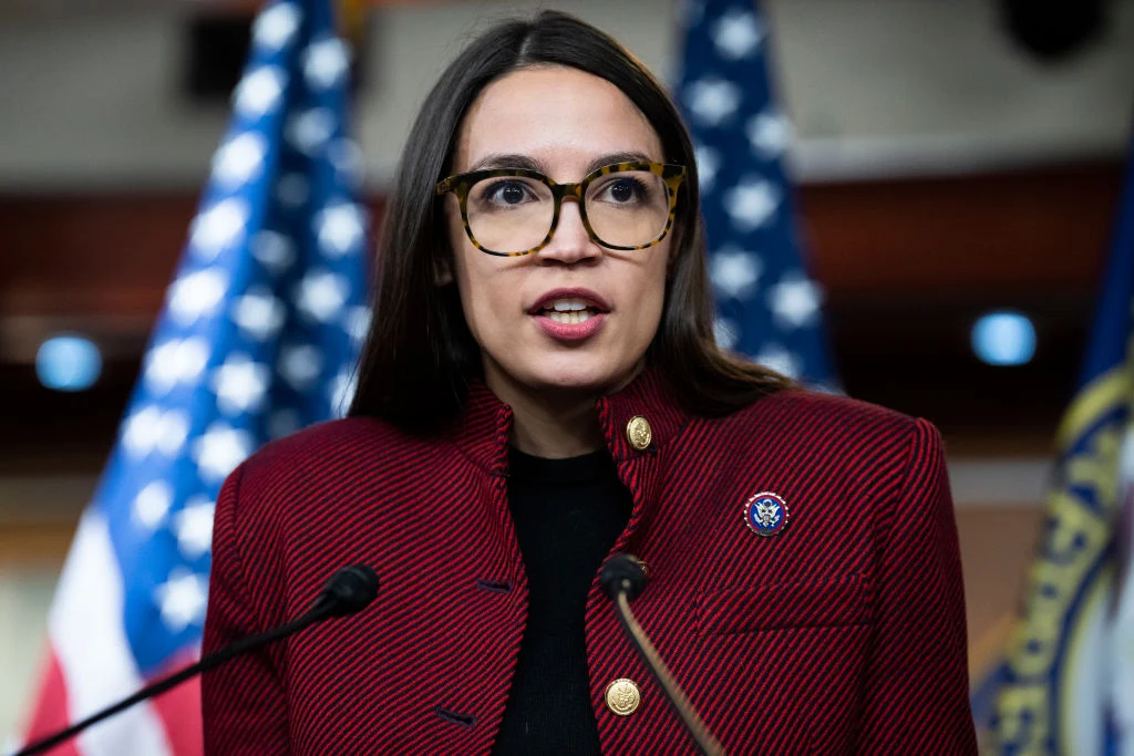 Wśród sygnatariuszy pisma do prezydenta Joe Bidena była reprezentująca lewe skrzydło Partii Demokratycznej Alexandria Ocasio-Cortez Wśród sygnatariuszy pisma do prezydenta Joe Bidena była reprezentująca lewe skrzydło Partii Demokratycznej Alexandria Ocasio-Cortez