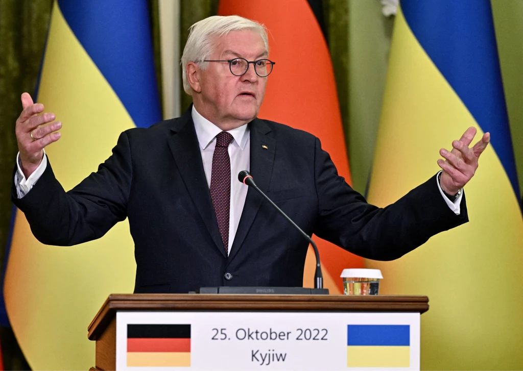 Prezydent Niemiec Frank-Walter Steinmeier podczas wizyty w Kijowie, 25 października 2022 roku Prezydent Niemiec Frank-Walter Steinmeier podczas wizyty w Kijowie, 25 października 2022 roku