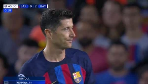 Wymowna reakcja "Lewego" na brak karnego! To nagranie mówi wszystko [WIDEO]