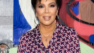 Kris Jenner na zdjęciu z córkami. Opis pod postem zaskoczył internautów