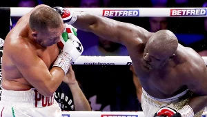 Dereck Chisora w walce z Kubratem Pulewem