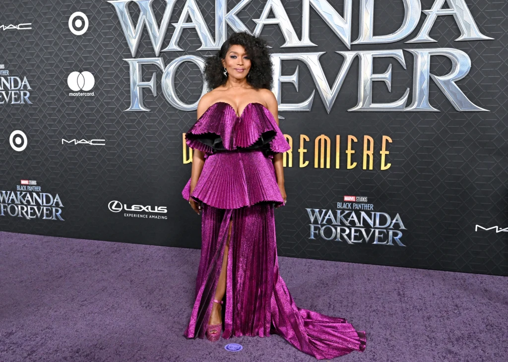 Gwiazdy zaprezentowału odważne kreacje na premierze "Black Panther:Wakanda Forever" Gwiazdy zaprezentowału odważne kreacje na premierze "Black Panther:Wakanda Forever"