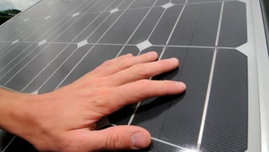 Rodziny żyjące w tzw. ubóstwie energetycznym otrzymają panele do zainstalowania na balkonie lub na zewnętrznej ścianie budynku