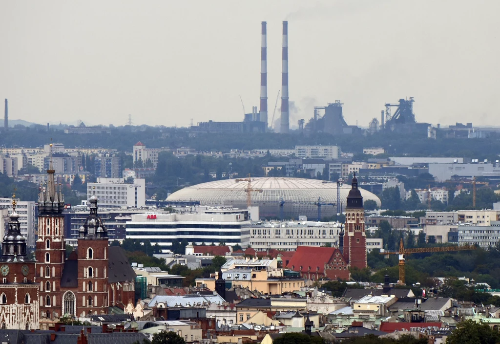 Kraków. W tle nowohucki kombinat Kraków. W tle nowohucki kombinat
