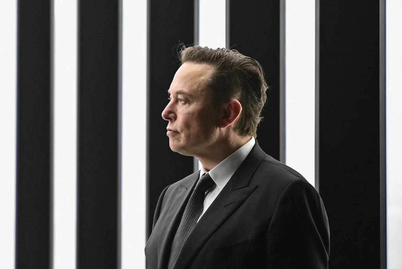 Elon Musk, właściciel m.in. Twittera i Tesli, odgrywa istotną rolę w podgrzewaniu nastrojów w Wielkiej Brytanii. Właśnie tego dotyczyła jego kłótnia z brytyjskim premierem Keirem Starmerem