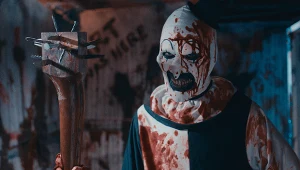 Kadr z filmu "Terrifier 2. Masakra w święta"