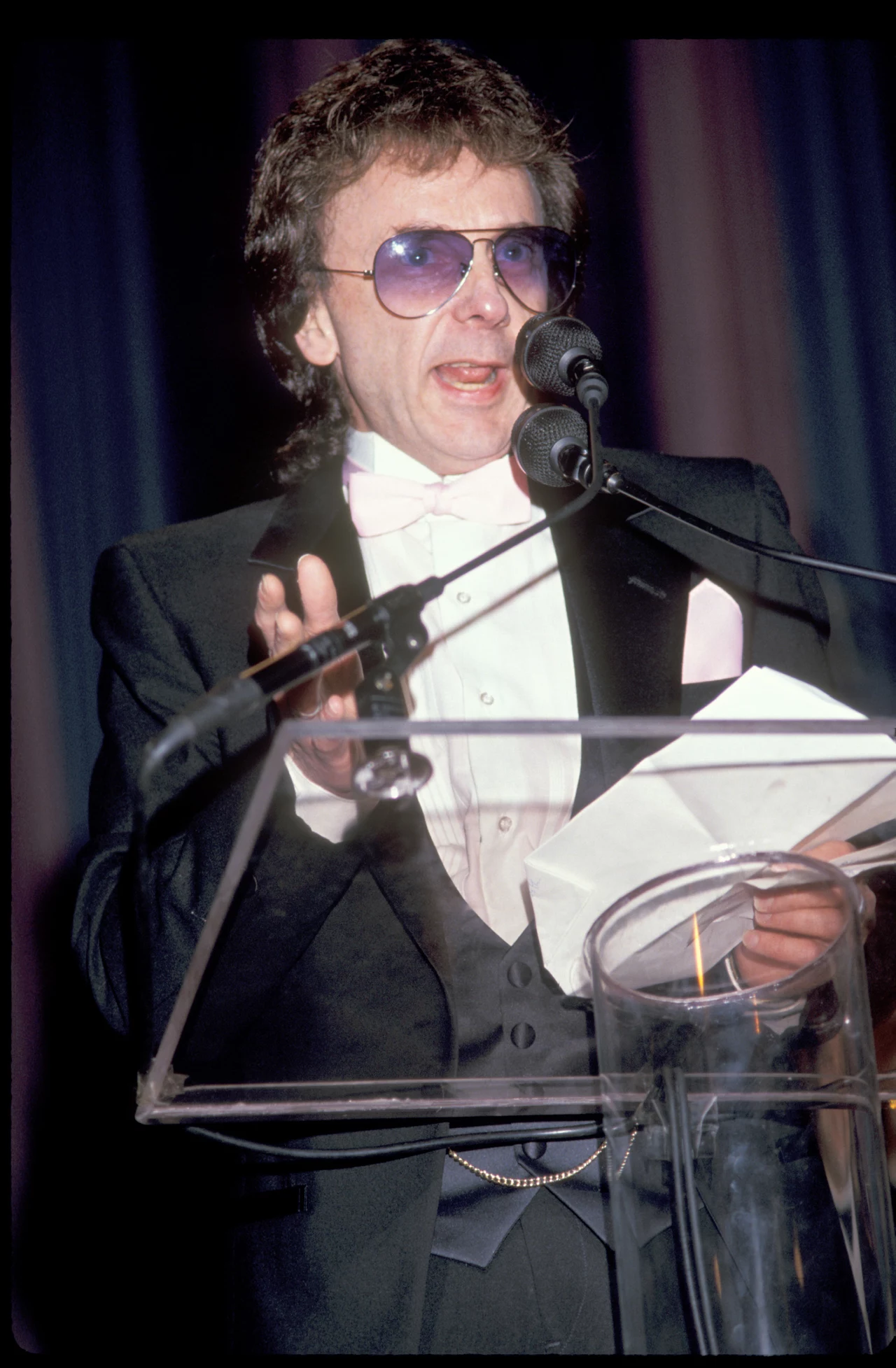 W 1989 roku wprowadzono go do "Rock and Roll Hall Of Fame", a dziwne zachowanie poskutkowało zabraniem go ze sceny W 1989 roku wprowadzono go do "Rock and Roll Hall Of Fame", a dziwne zachowanie poskutkowało zabraniem go ze sceny