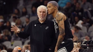 Gregg Popovich i Jeremy Sochan