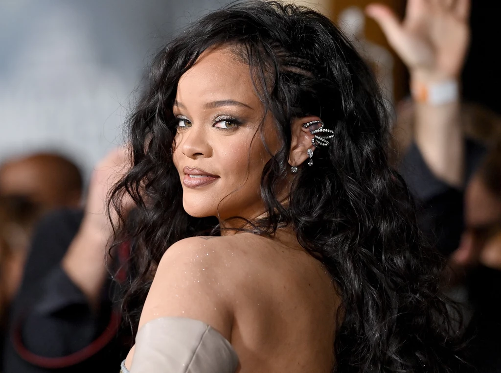 Rihanna zaprezentowała modny manicure