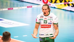 Bolesna lekcja beniaminka. Rywale atakują czołówkę