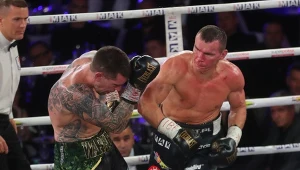 Mateusz Masternak (z prawej) pokonał Jasona Whateleya i będzie walczył o mistrzostwo świata