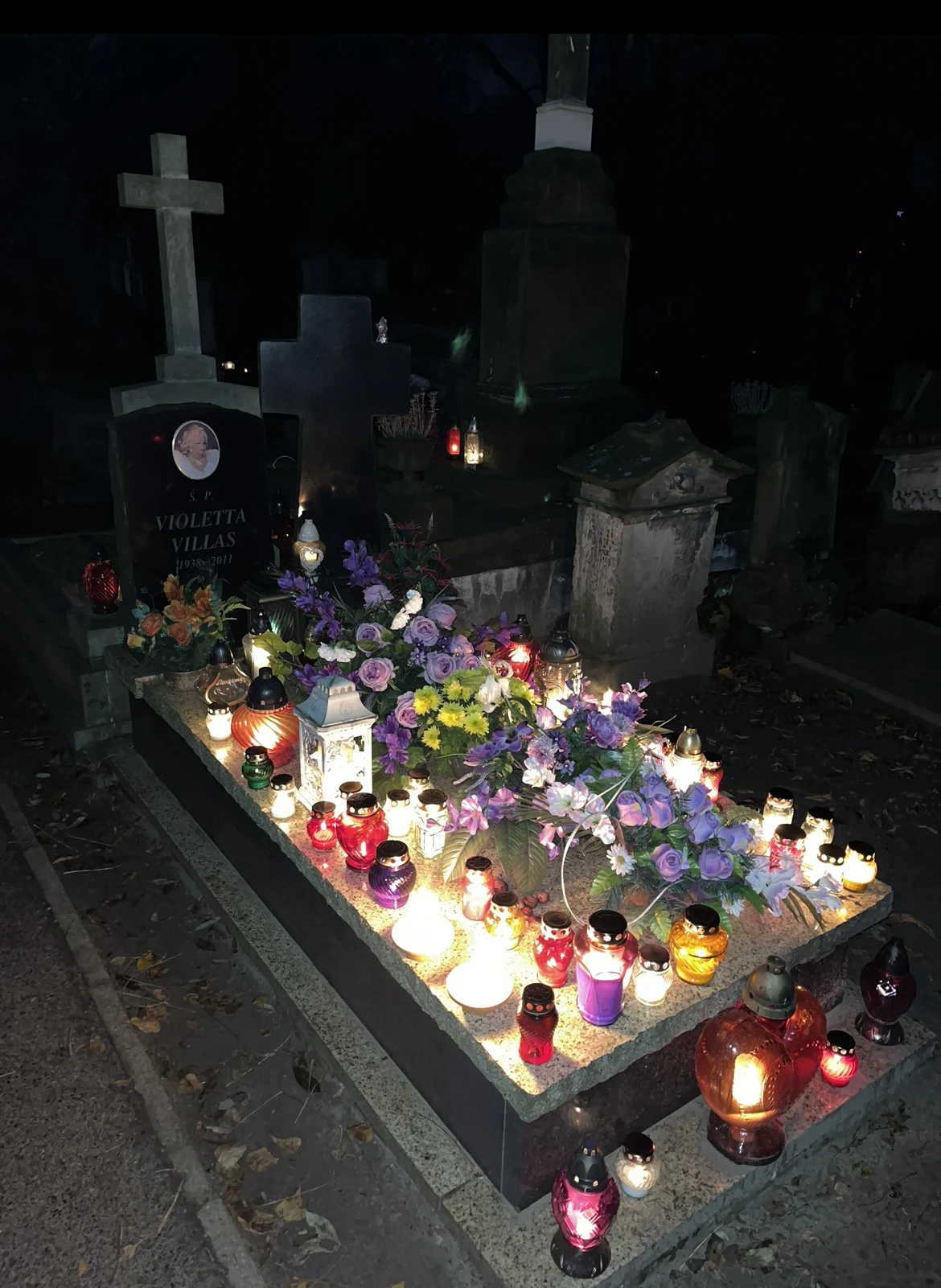 Grób Violetty Villas