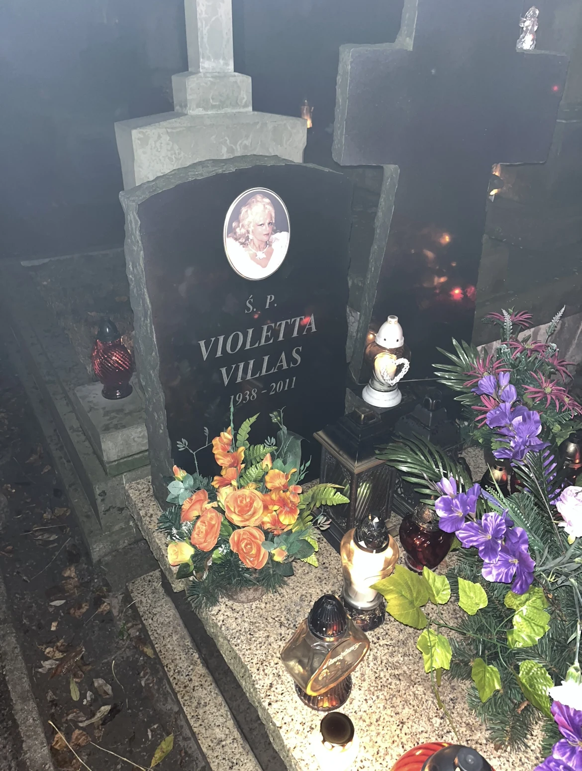 Grób Violetty Villas