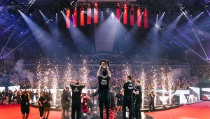 Wielki triumf Tundra Esports / zdjęcie pochodzi z serwisu Twitter @dota2ti