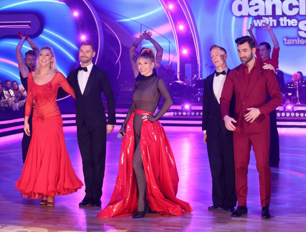Doda z uczestnikami "Tańca z gwiazdami" w finałowym odcinki Doda z uczestnikami "Tańca z gwiazdami" w finałowym odcinki