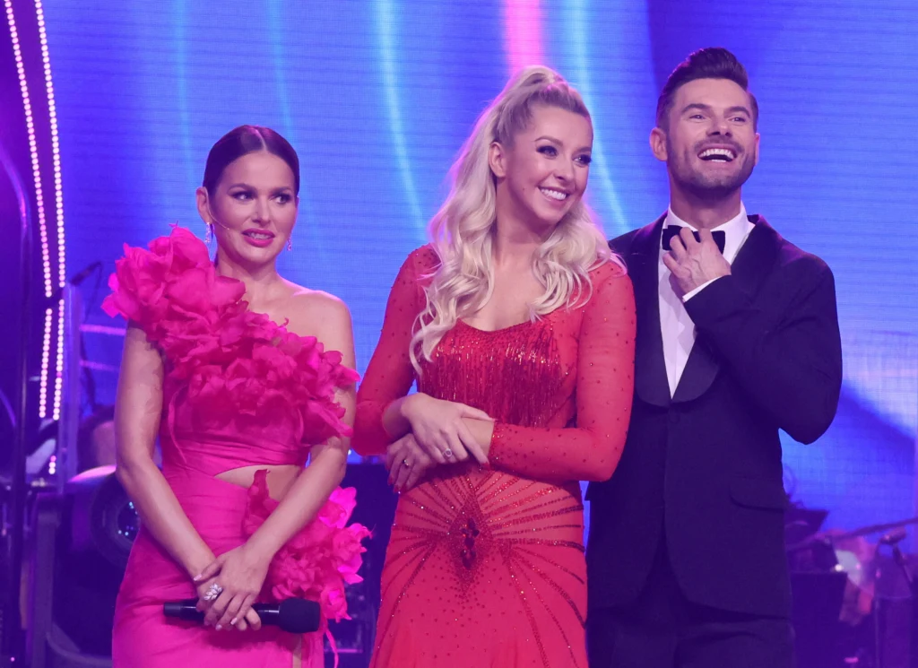 Ilona Krawczyńska, Paulina Sykut-Jeżyna i Robert Rowiński w finale "Tańca z gwiazdami" Ilona Krawczyńska, Paulina Sykut-Jeżyna i Robert Rowiński w finale "Tańca z gwiazdami"