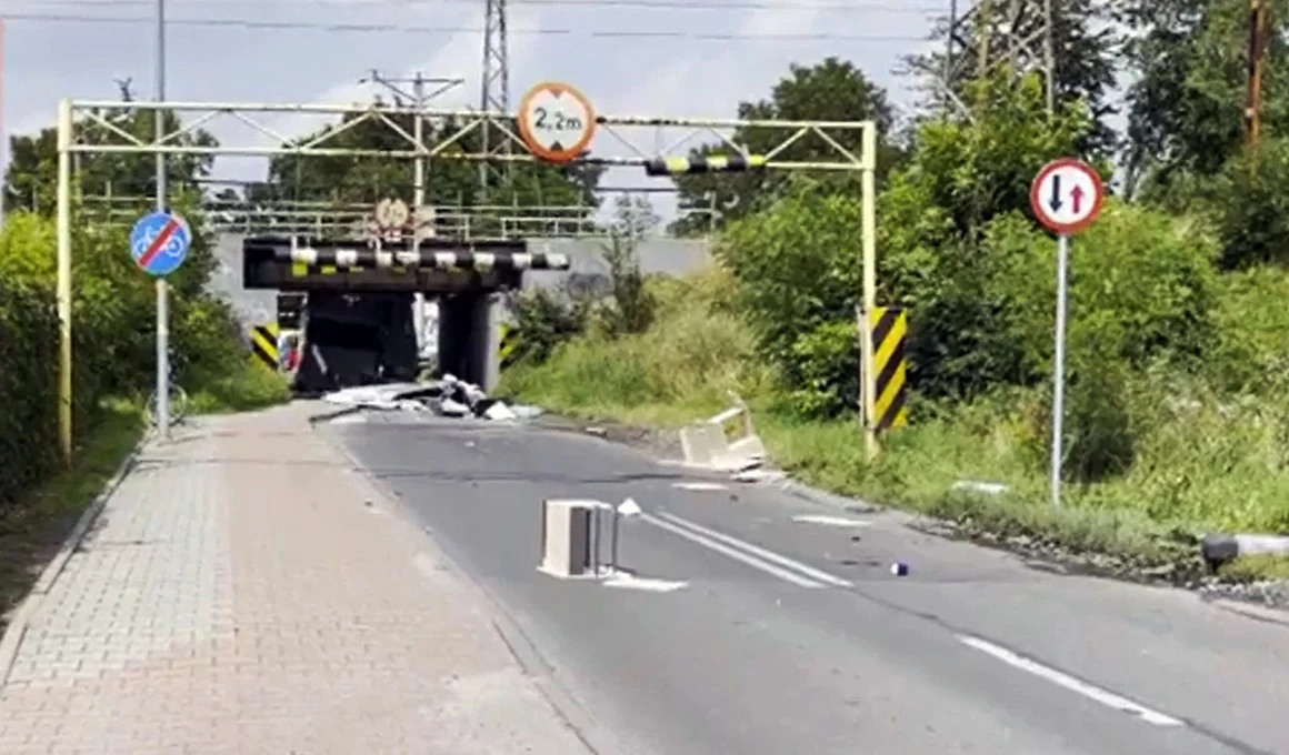 Ignorowanie znaku B-16 przynosi opłakane skutki Ignorowanie znaku B-16 przynosi opłakane skutki