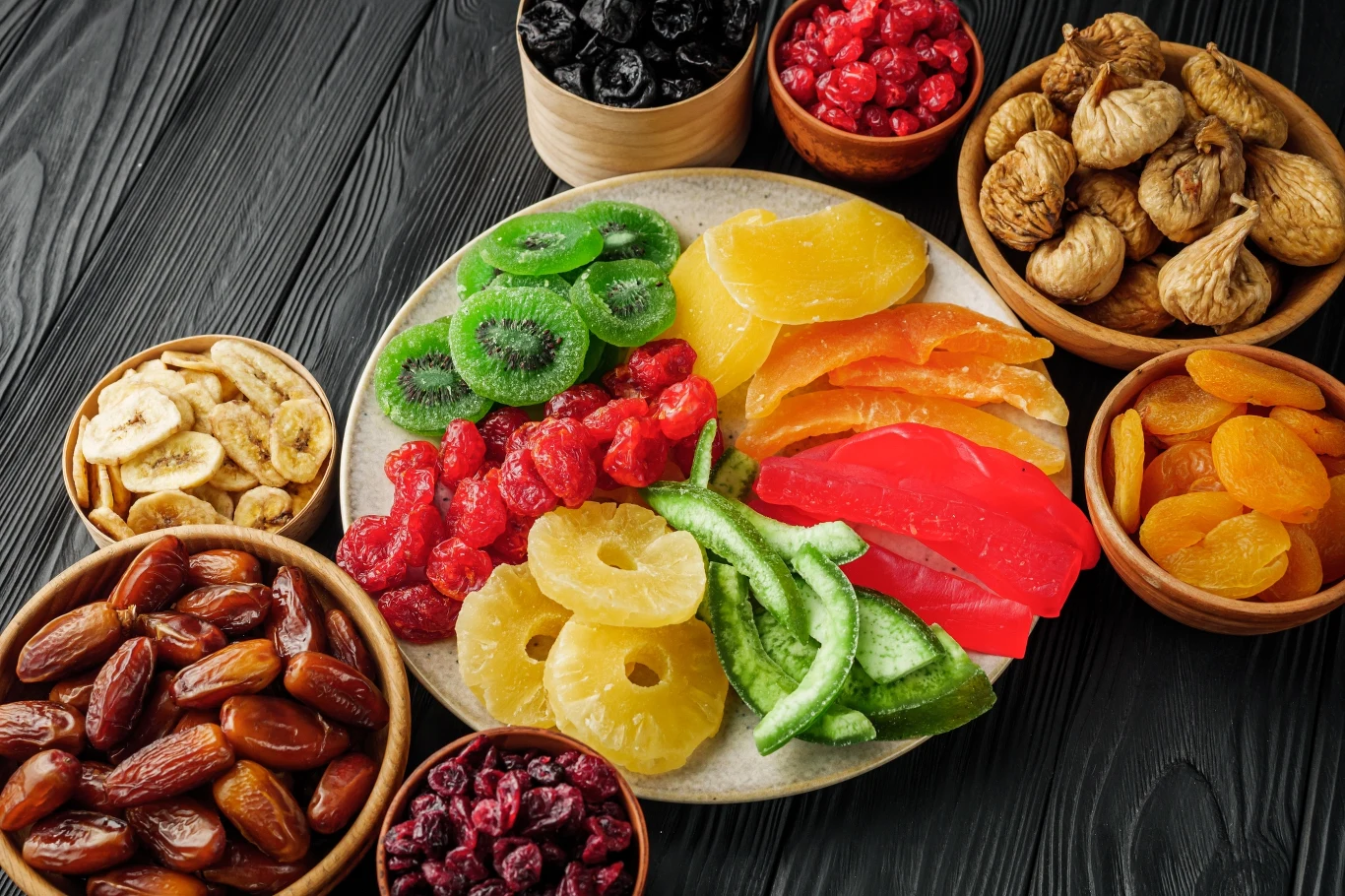 Owoce kandyzowane mają sporą zawartość witamin i mogą stanowić zamiennik słodyczy