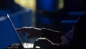 Praca zdalna i hybrydowa to wyzwanie dla pracowników i pracodawców. Zdj. ilustracyjne