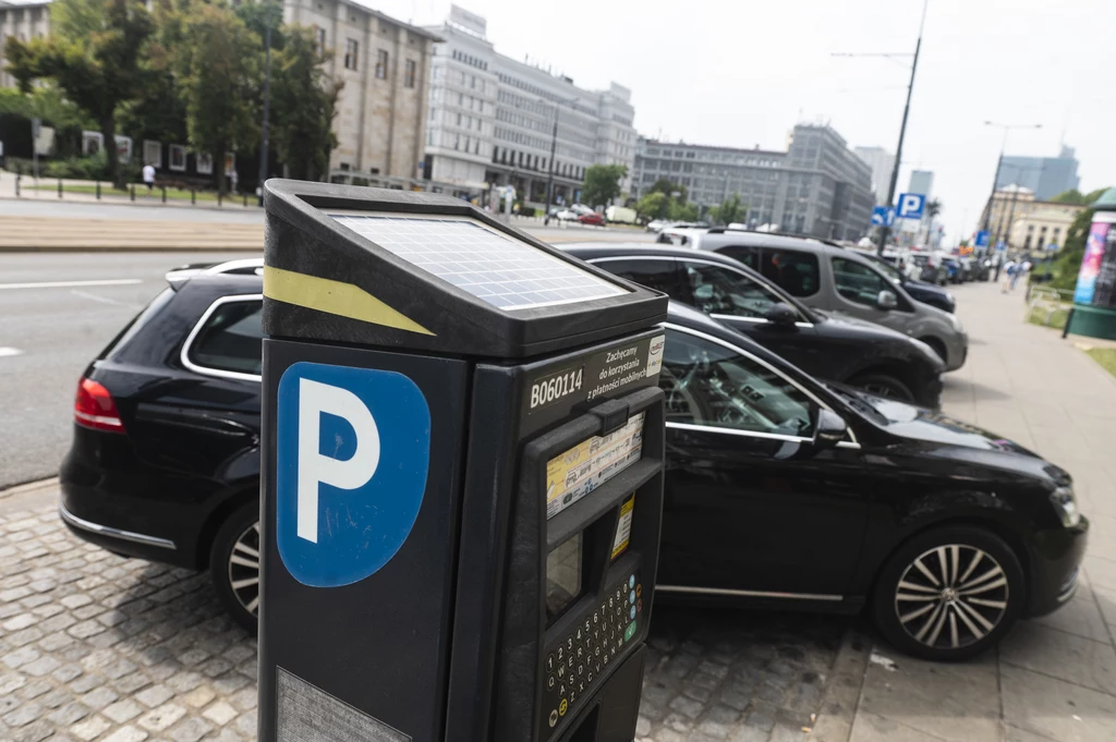 W Warszawie chcą likwidacji tysiąca miejsc parkingowych na Starym Mokotowie W Warszawie chcą likwidacji tysiąca miejsc parkingowych na Starym Mokotowie