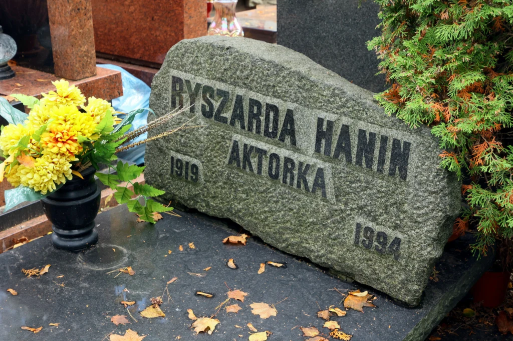 Grób aktorki Ryszardy Hanin na Powązkach Wojskowych