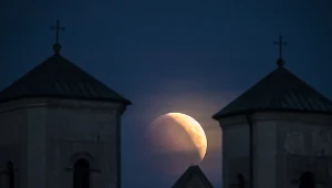 Zaćmienie Księżyca w listopadzie 2022. Kiedy i gdzie widoczny będzie Krwawy Księżyc?