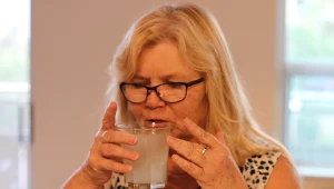 Spożywane w rozsądnych ilościach siemię lniane ma zbawienny wpływ na układ pokarmowy