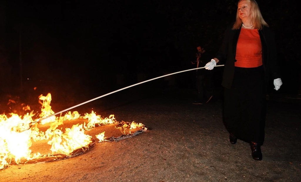 Ewa Partum podczas wernisażu swojej wystawy w Królikarni (październik 2006)