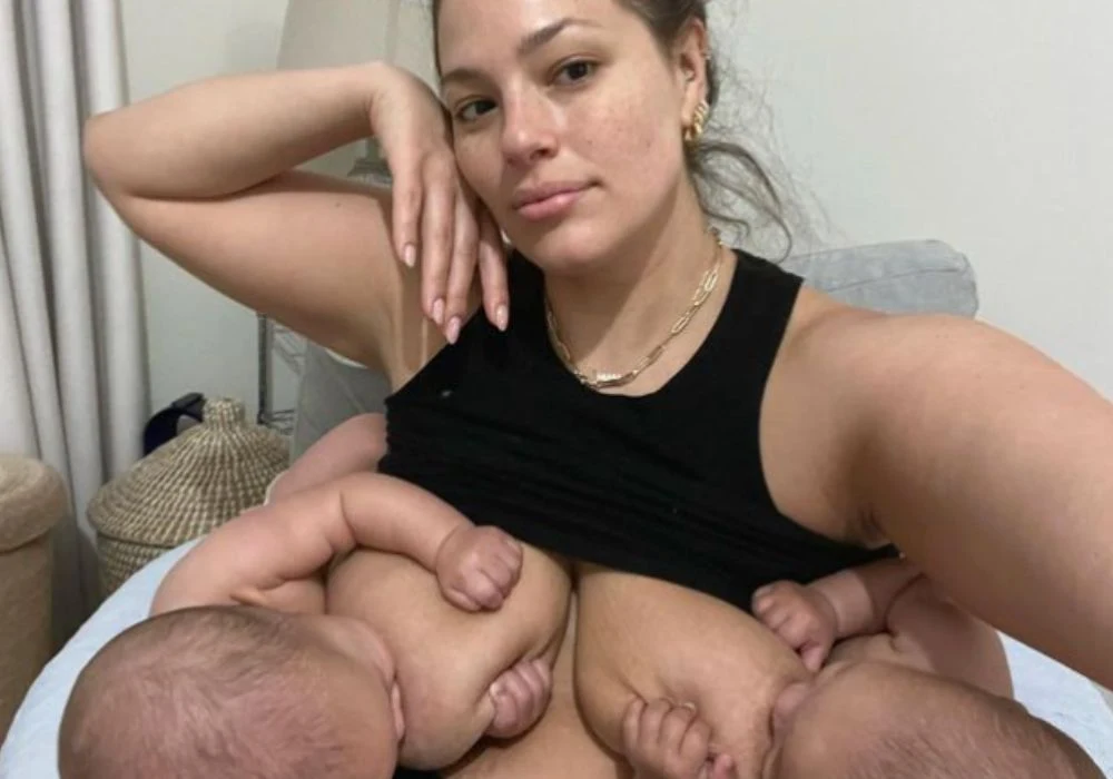 Ashley Graham pokazała brzuch po ciąży Ashley Graham pokazała brzuch po ciąży