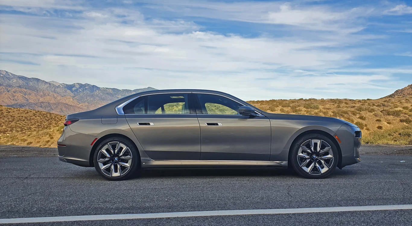 BMW i7 xDrive60 BMW i7 xDrive60