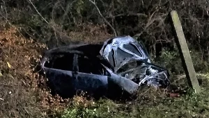 Trzy młode kobiety zdołały samodzielnie ewakuować się z płonącego samochodu